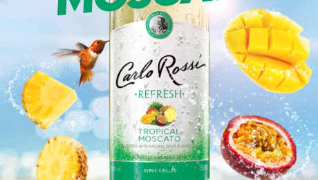 Słodycz rajskich wakacji w butelce nowego Carlo Rossi Refresh Tropical Moscato
